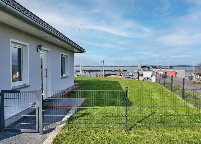 Апартаменты Meerblick Haushaelfte Stahlbrode