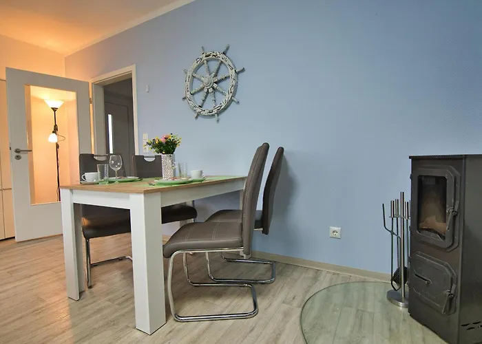 Meerblick Haushaelfte * Stahlbrode